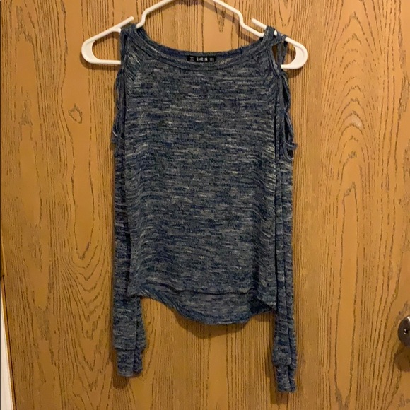 Gray/blue shirt with shoulder detailing - Picture 2 of 2